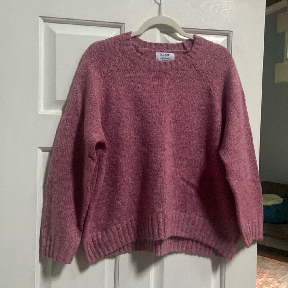 Pink raglan knit sweater